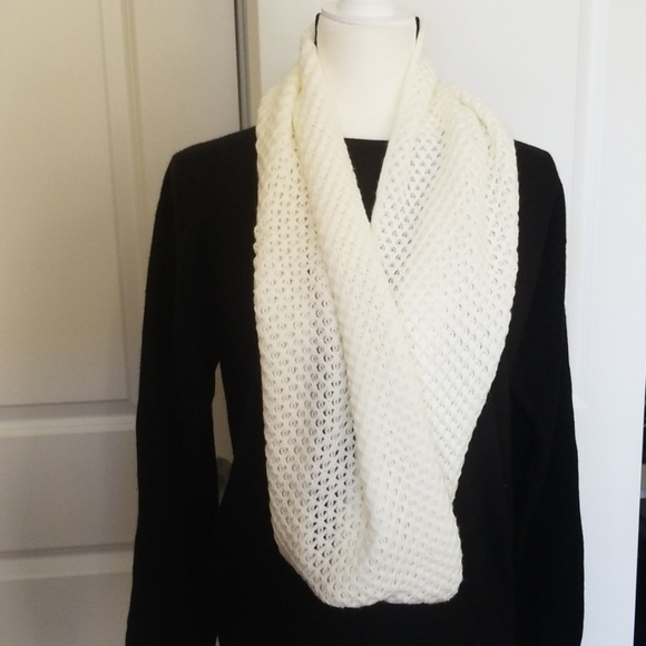 Infinity scarf - Picture 3 of 6